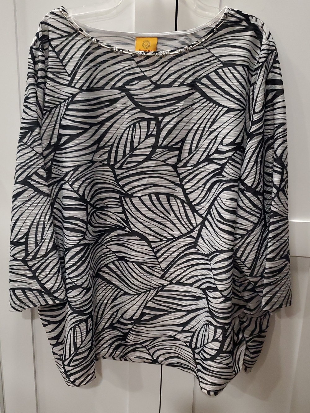 Ruby Rd. Black & White Leaf-Print Boatneck Long Sleeve Top